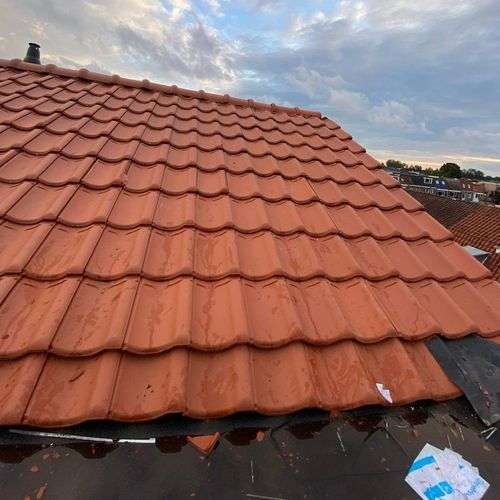 Dakdekker Bilthoven vlak pannendak met lekkage